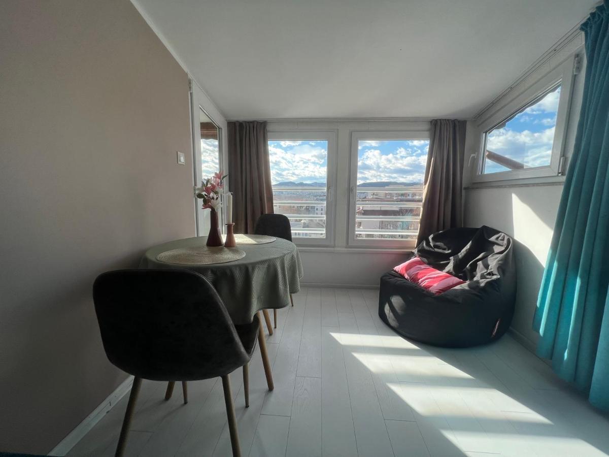 Town Place Apartment Kŭrdzhali Exteriör bild